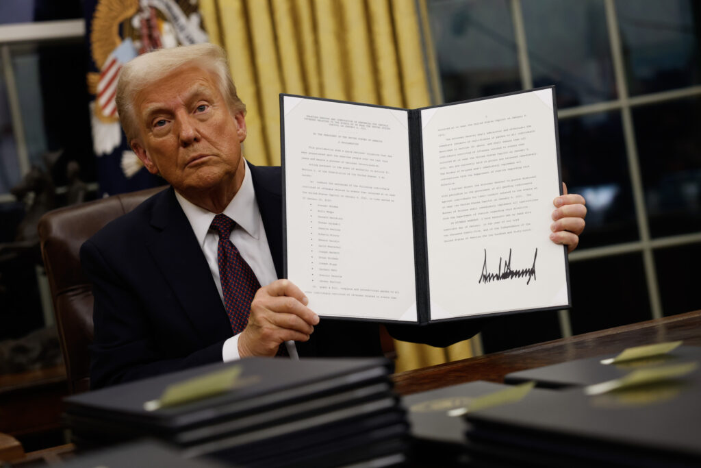 Why Does Donald Trump Want Tariffs On Canada, Mexico and China In 2025 | Vibing Times